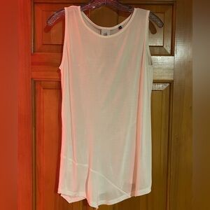 EUC White CAbi sleeveless top, XS runs large